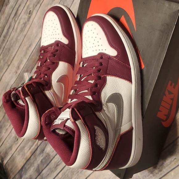 NIB AUTHENTIC Nike Men's Air Jordan 1 Retro High Bordeaux/White-metallic Silver - Picture 10 of 16